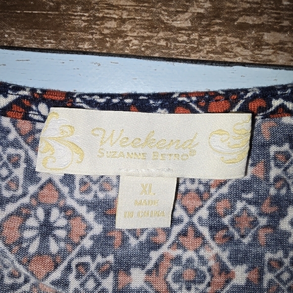 Weekend by Suzanne Betro V-Neck Bishop Sleeve Blouse - Picture 2 of 3